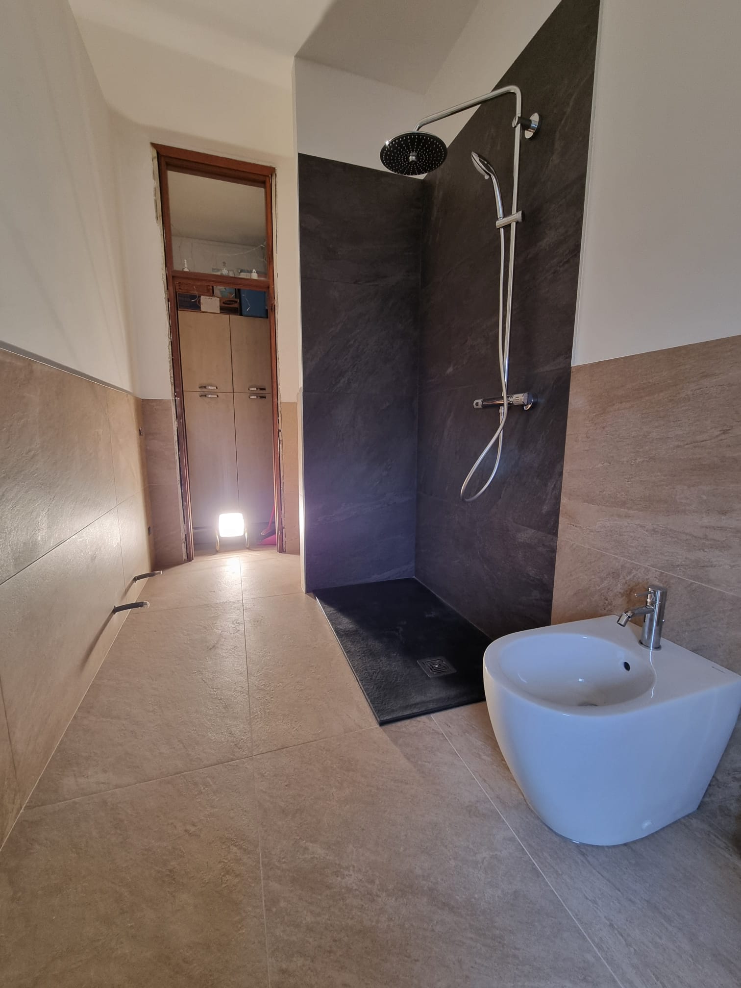 Dettaglio Posa Pavimento Bagno